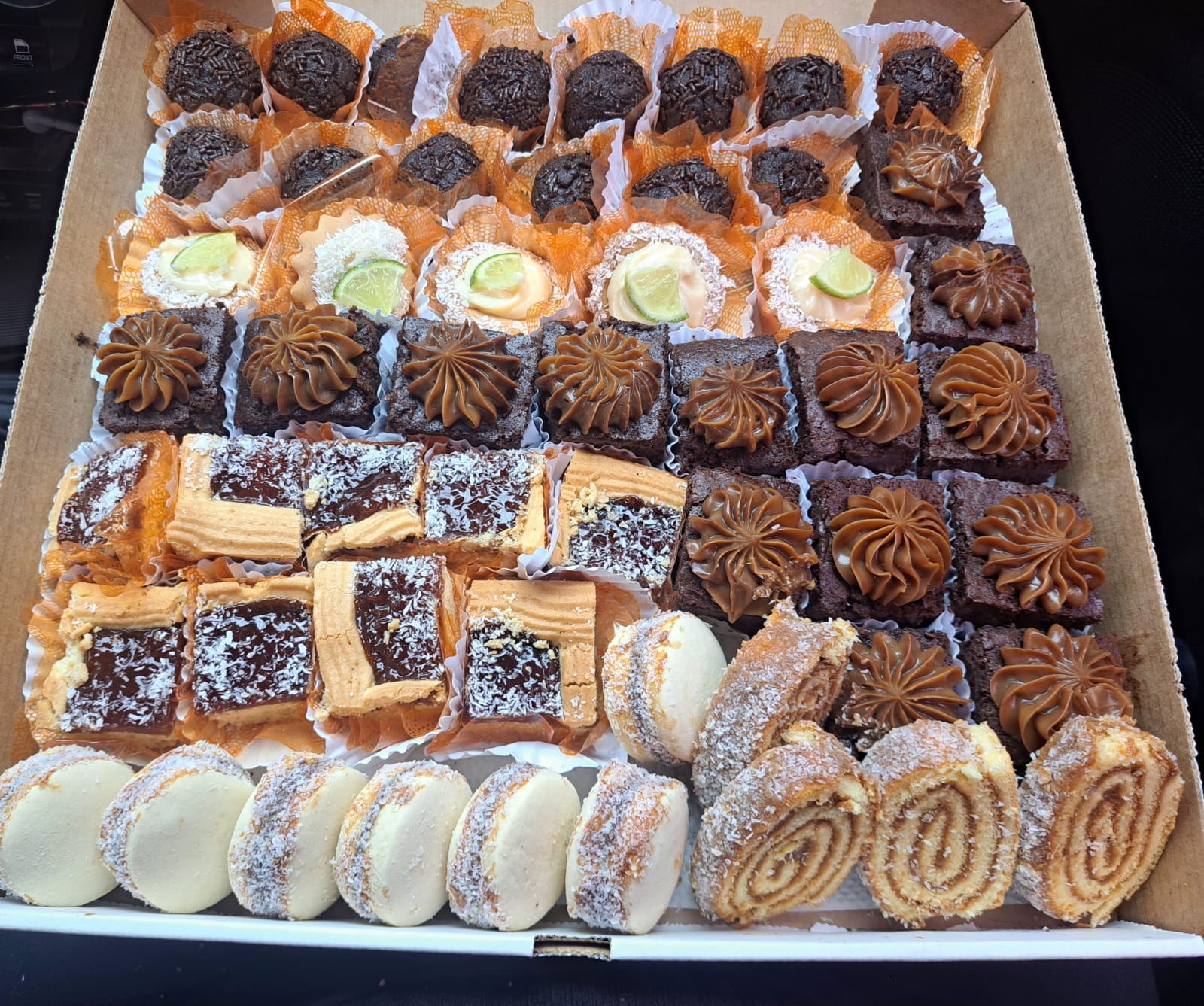 Caja de bocaditos dulces